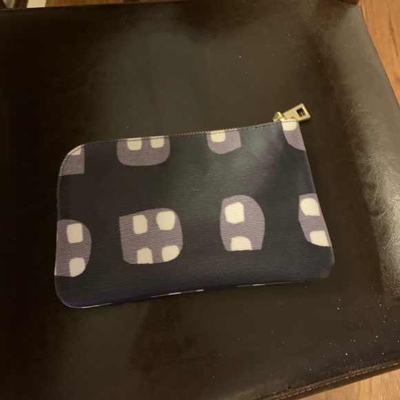 NWOT KESTREL/Anthropology cosmetic bag this is so pretty! Measures 8” x 5” x .5” - Picture 8 of 10